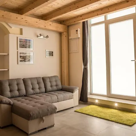 Casa Leone 01 Апартаменты