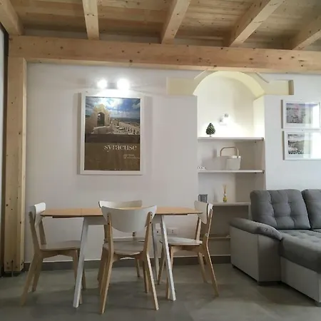 Casa Leone 01 Syracuse